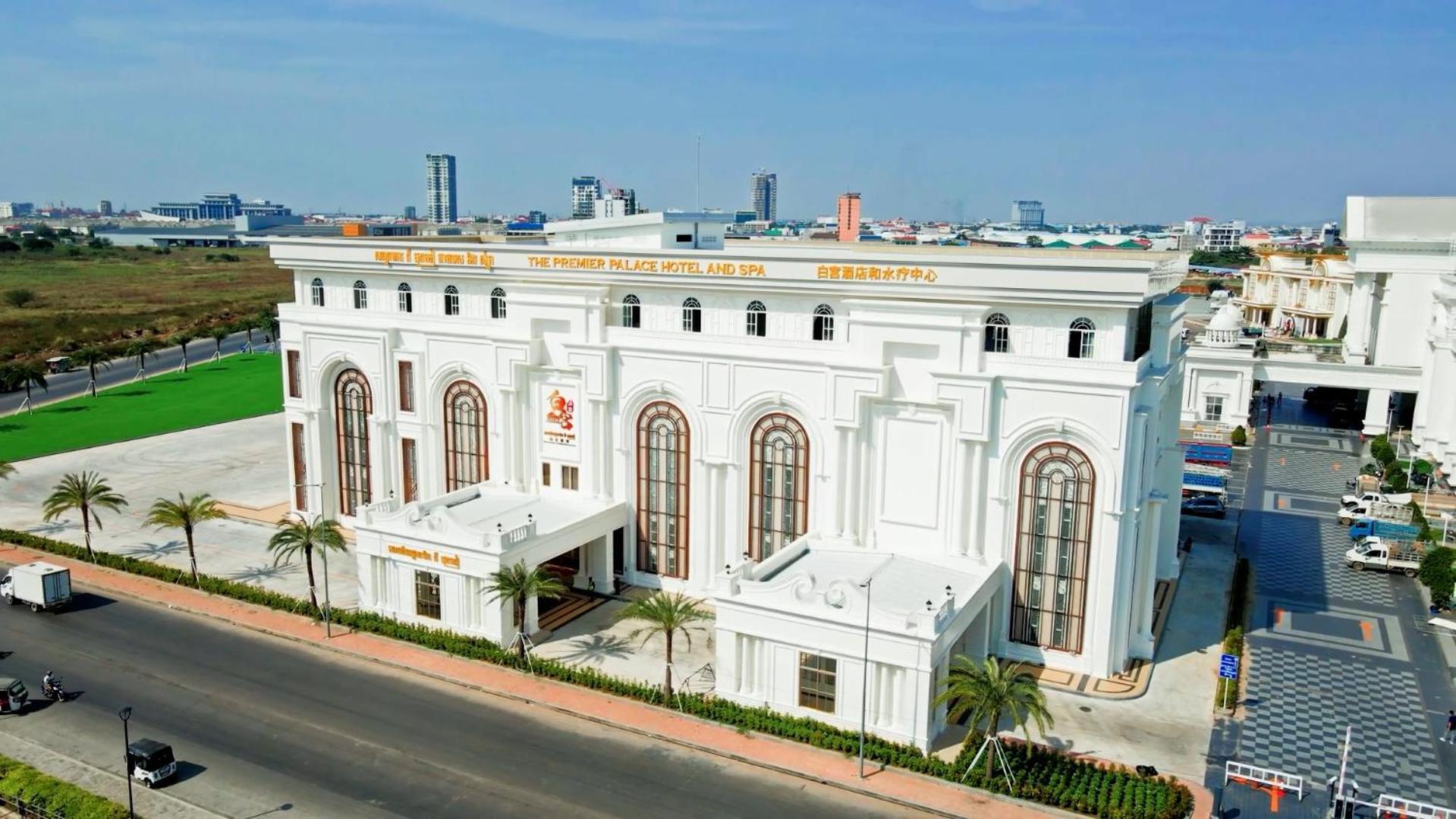 The Premier Palace Hotel And Spa Phnom Penh Exterior foto